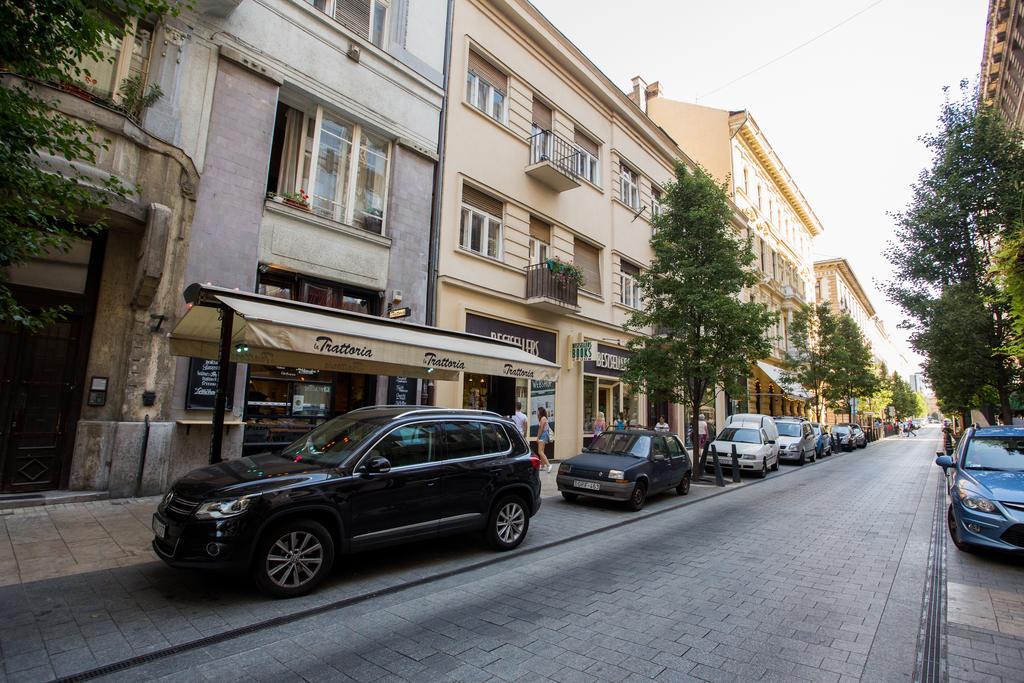 Makes You Happy Budapest Bagian luar foto